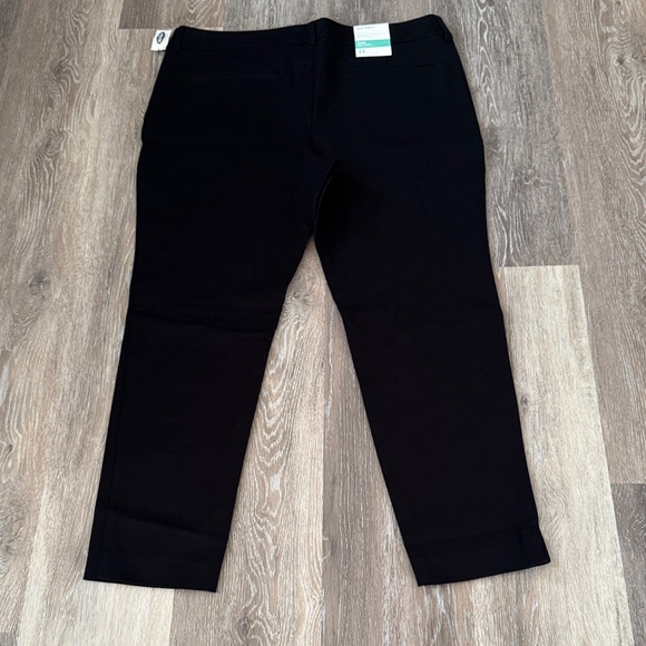 NWT. Black Slim Fit Pants - Size 14. Old Navy Pixie Fit. - Picture 2 of 3